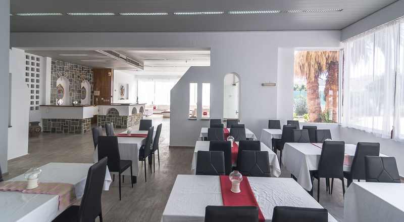 Paradiso Resort Agia Marina  المظهر الخارجي الصورة